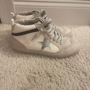Super adorable high top sneakers